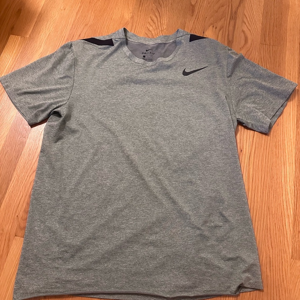 Nike Gray Heather Performance Short Sleeve Tee with Black Swoosh
